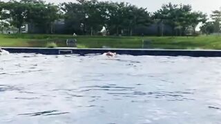 Berenang biar segar ????????