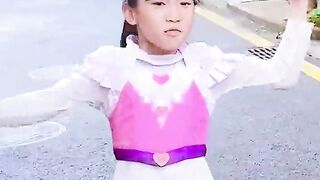 本频道的所有内容都经过仔细筛选保对儿童绝对安全。  哈喽，油管的伙伴们大家好