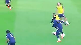 Mbappe_é_muito_rápido_????