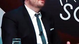 O que madruguinha passa para ficar com a pele assim kkkkk