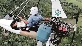Microlight_flying(480p).