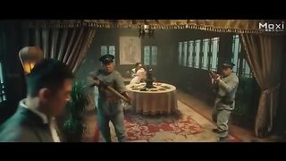 The Bully Berates a Waiter, Only to Discover the Waiter is a Kung Fu Master Who Kills with One Move