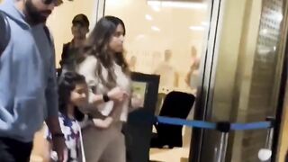 Rohit Sharma with Family Spotted at Airport #rohitsharma #short #shorts #trending #viral #bollywood #viralshorts