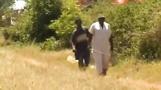 PIADA ARREPIANTE ~ HOMEM QUE TRANSFORMAR-SE EM GALO ???? - NA TENTATIVA DE SER AGARRADO NO PESCOÇO• YOUTUBE.COM/POLITICA.E.ENGANOU
