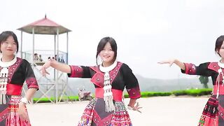 Kuv Xav Txav Ze Ze Koj_Nkauj Hmoob Dance _By Laj Tsawb Nkauj Hmoob Tân Uyên SK T