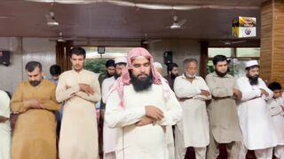Maghrib prayer at Jamia Masjid al-Qadsiyya. Pakistan