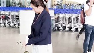 Malaika Arora Spotted at Airport #malaikaarora #short #shorts #trending #viral #bollywood #viralshorts 2