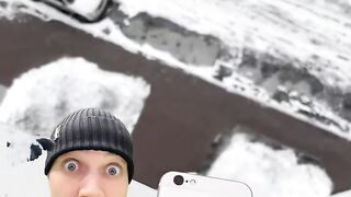 Он скинул айфон жены с 10 этажа!