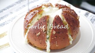 Cream Cheese Garlic Bread