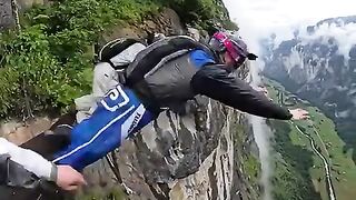 sending_it_with_the_boys_????_#adrenaline_#mountains_#flying_#alps_#basejump_#switzerland_#nature(480p).