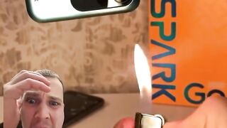 Он решил сжечь свой телефон!