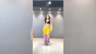 Indian Girl Samiksha Wavhal Dance 2
