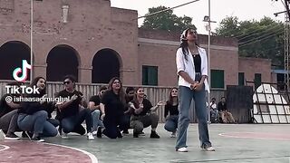 TikTok dance