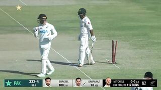 Sarfraz ahmed taking wickets in tests #PakvsNz #Cricket #Pcb