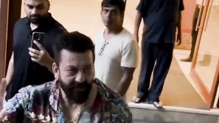 Fans Came To Wish Sanju Baba On His 65th Birthday #sanjaydutt #short #shorts #trending #viral #bollywood #viralshorts