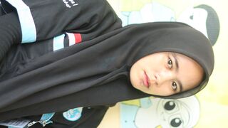 beautiful Indonesian vlogger full of secrets