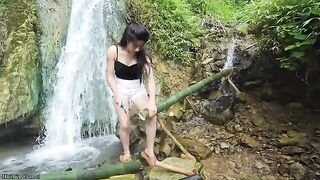 Building a Primitive Shelter: Creating Water Conduits for Cooking Like a Forest Dweller - Part 3