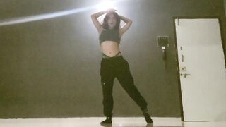 Indian Girl Shivika Singh Dance 2