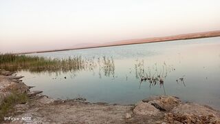 ماء بحيرة مالحة طبيعي