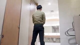 Instructor attacked kung fu boy from rear but never thought his kung fu was improved so much!