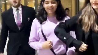 Aishwarya Rai With Daughter Spotted At Airport #aishwaryarai #short #youtubeshort #shorts #trending #viral #shortvideo 2