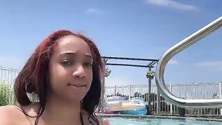 BOOBS SLIPED ON LIVE STREAM ;)