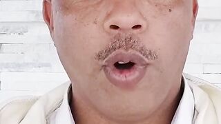 نكتة البكا على الزوجة
