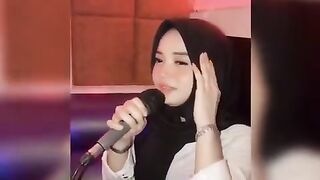 Hijab karoke