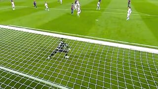 Messi Unbelievable Skills ????