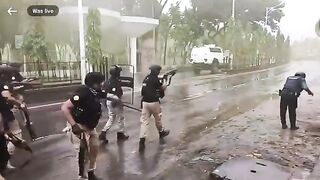 কি গুলা গুলি করে পুলিশে এসব বাংলাদেশে