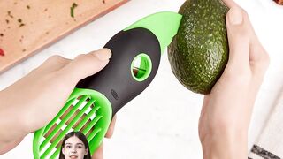 Effortlessly Slice, Pit, and Serve Avocados with the OXO Good Grips 3-in-1 Avocado Slicer!