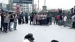 যে জাতি যু'দ্ধের ময়দানে নামাজ আদায় করে...