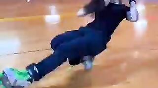 name cute_girl_❤️_super_talented_performance_????_skating_#love_#youtubeshorts_#skating_