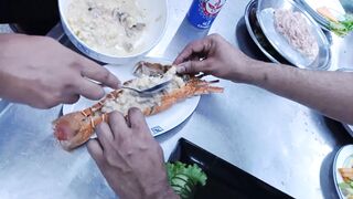 Lobster thami door