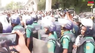 শাহবাগ থানা ঘেরাও তাওহীদী জনতার, পুলিশ নিরুপায় আজ