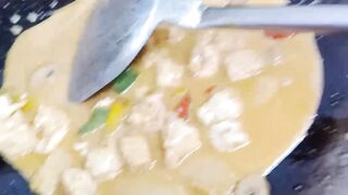 Special chicken in curry sauce.... Chinese food