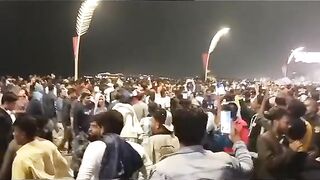 কোটা আন্দোলন নিয়ে বিড়াট রেলী দোহা কাতার
