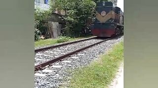 ভ্রমন প্রিয় মানুষের জন্য সব থেকে সুন্দর যানবাহন।