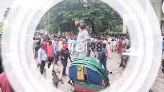 ‘রিকশা লিয়া আছি, দরকার হলে বিনা টাকায়