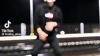 Helmet viral Dance