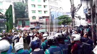 সাদারন ছাত্র পুলিশ সংগ্রসে রনখেত্র।