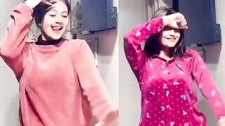 Kacha_Badam_Reels_Anjali_Arora_vs_Anjali_Arora_Which_Is_The_Best__Left_OR_Right_#Shorts(480p).