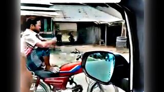 আজব এক বাইক ড্রাইভার