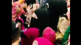 Duniya kidhar ja rahi hai yaar????????????