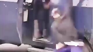 এরা নাকি আবার নিজেদের জনগনের বন্ধু দাবি করে...