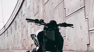 KTM ????