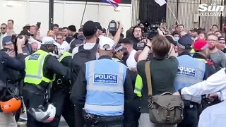 Violent mob fights with cops at Downing Street 24 hours after Southport riots.