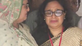 বাংলাদেশ থেকে বেরিয়ে যাবার সময় sheikh hasina