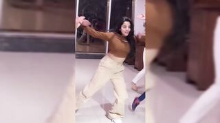 Indian Girl Salvi Kapoor Dance 8