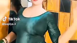বড় বড় পাপিয়া